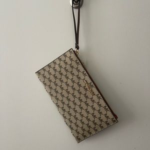 Michael Kors- Jet Set Large Zip Clutch Wristlet